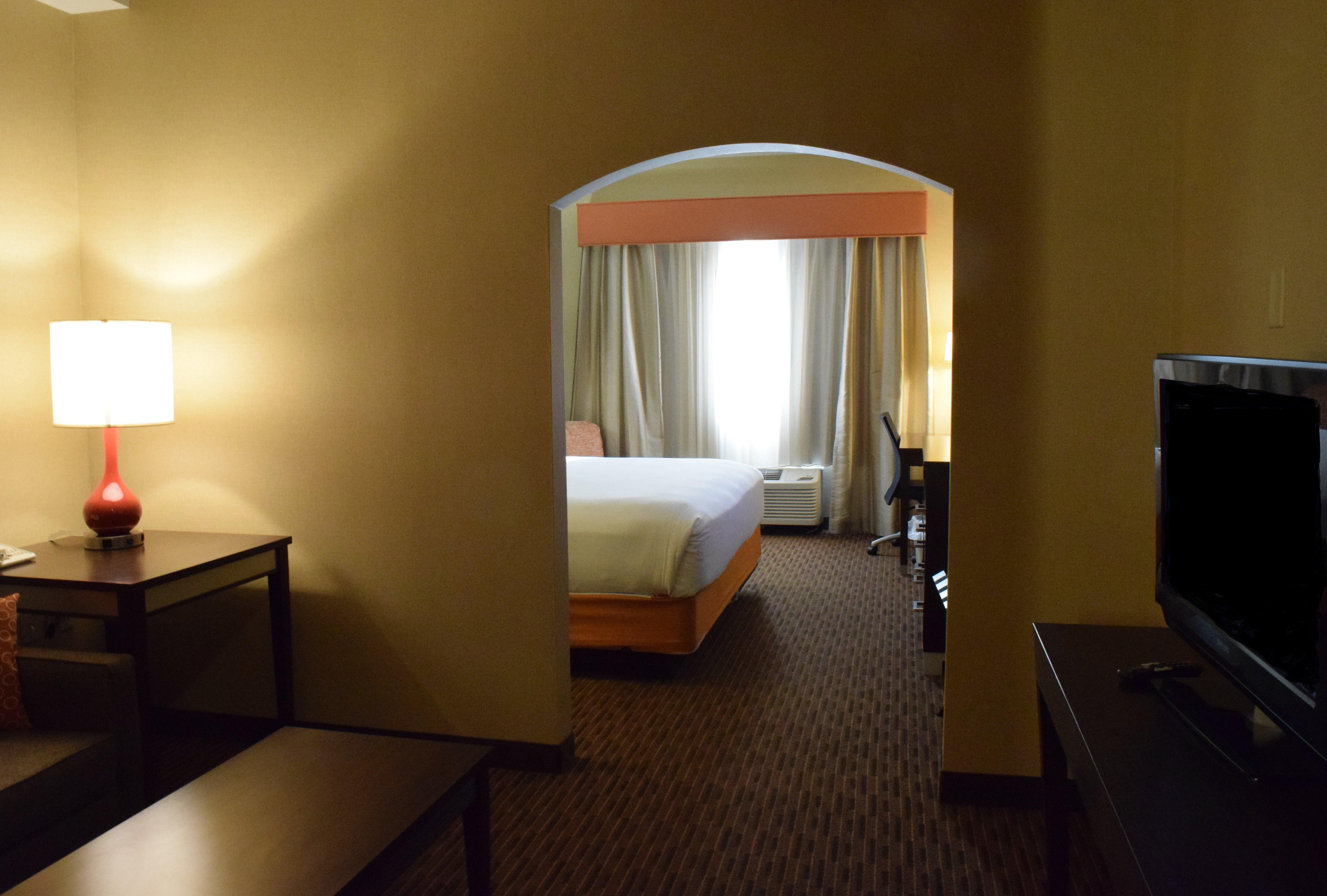 Holiday Inn Express Hotel & Suites Watertown - Thousand Islands By Ihg Экстерьер фото