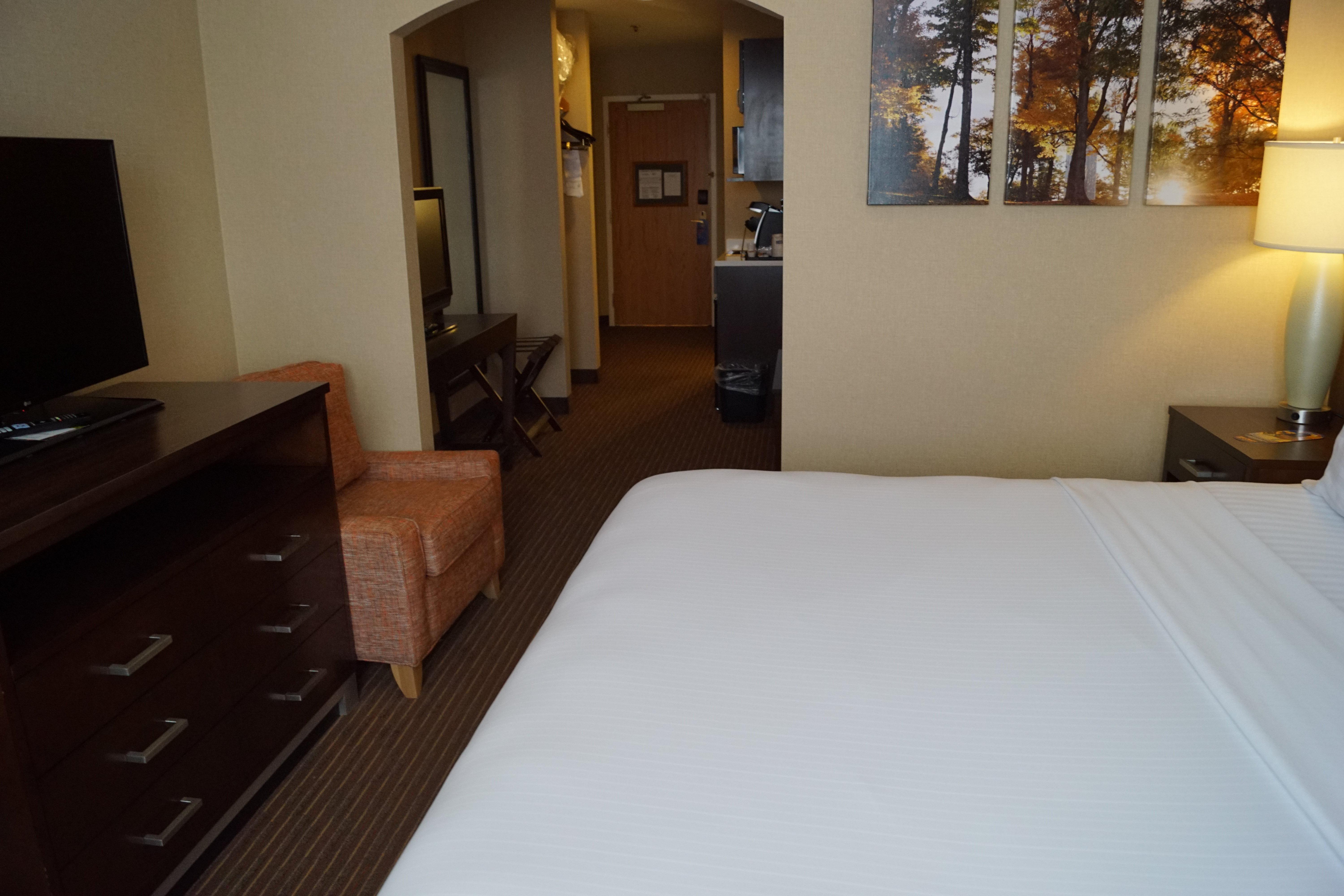 Holiday Inn Express Hotel & Suites Watertown - Thousand Islands By Ihg Экстерьер фото