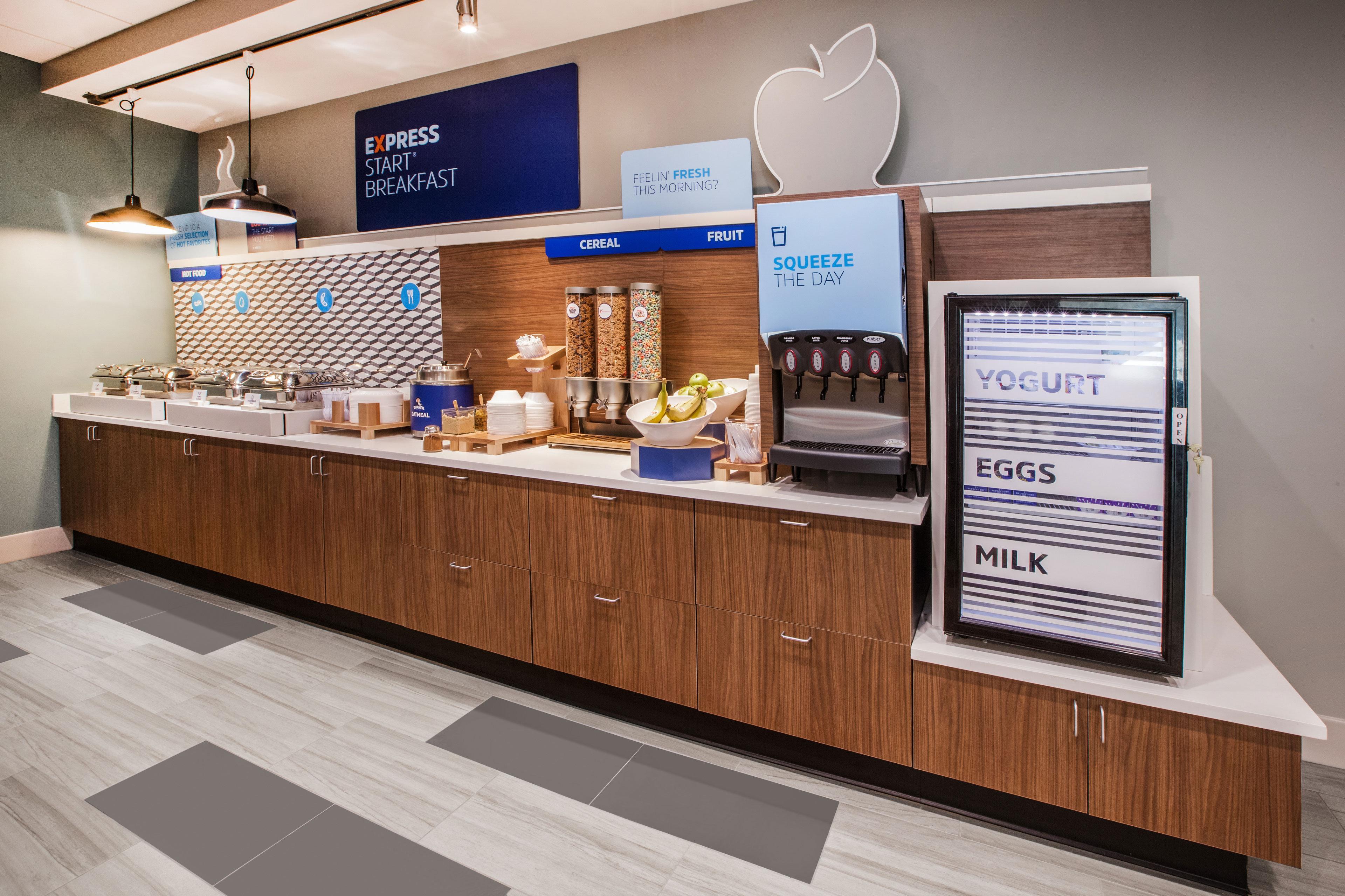 Holiday Inn Express Hotel & Suites Watertown - Thousand Islands By Ihg Экстерьер фото